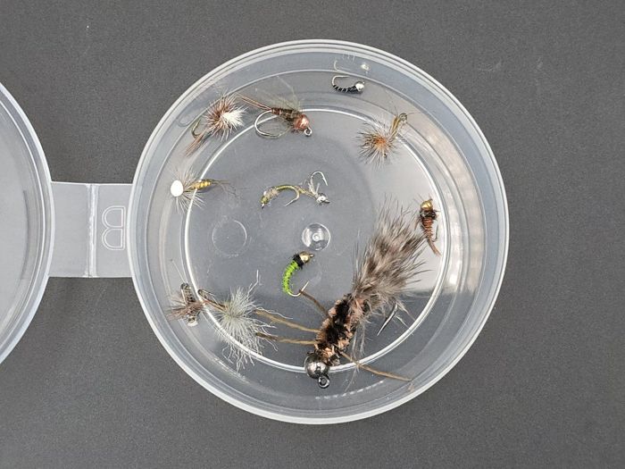 Мушки Gorge Fly Shop GFS Kit - Winter Trout Kit - Box and 12 Flies