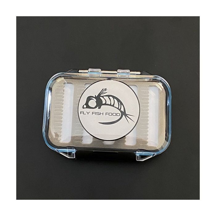 Коробка для мушек Adamsbuilt FLY FISH FOOD LOGO FLY BOX, CLEAR DOUBLE SIDED - SMALL, DRY A