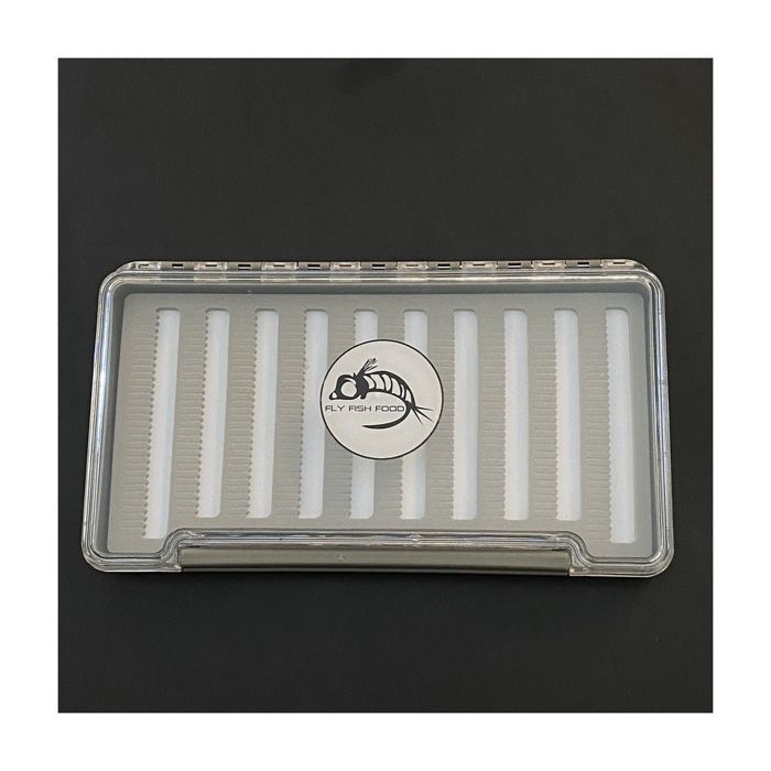Материал для вязания мушек Adamsbuilt FLY FISH FOOD LOGO FLY BOX, CLEAR SINGLE SIDED - X-L